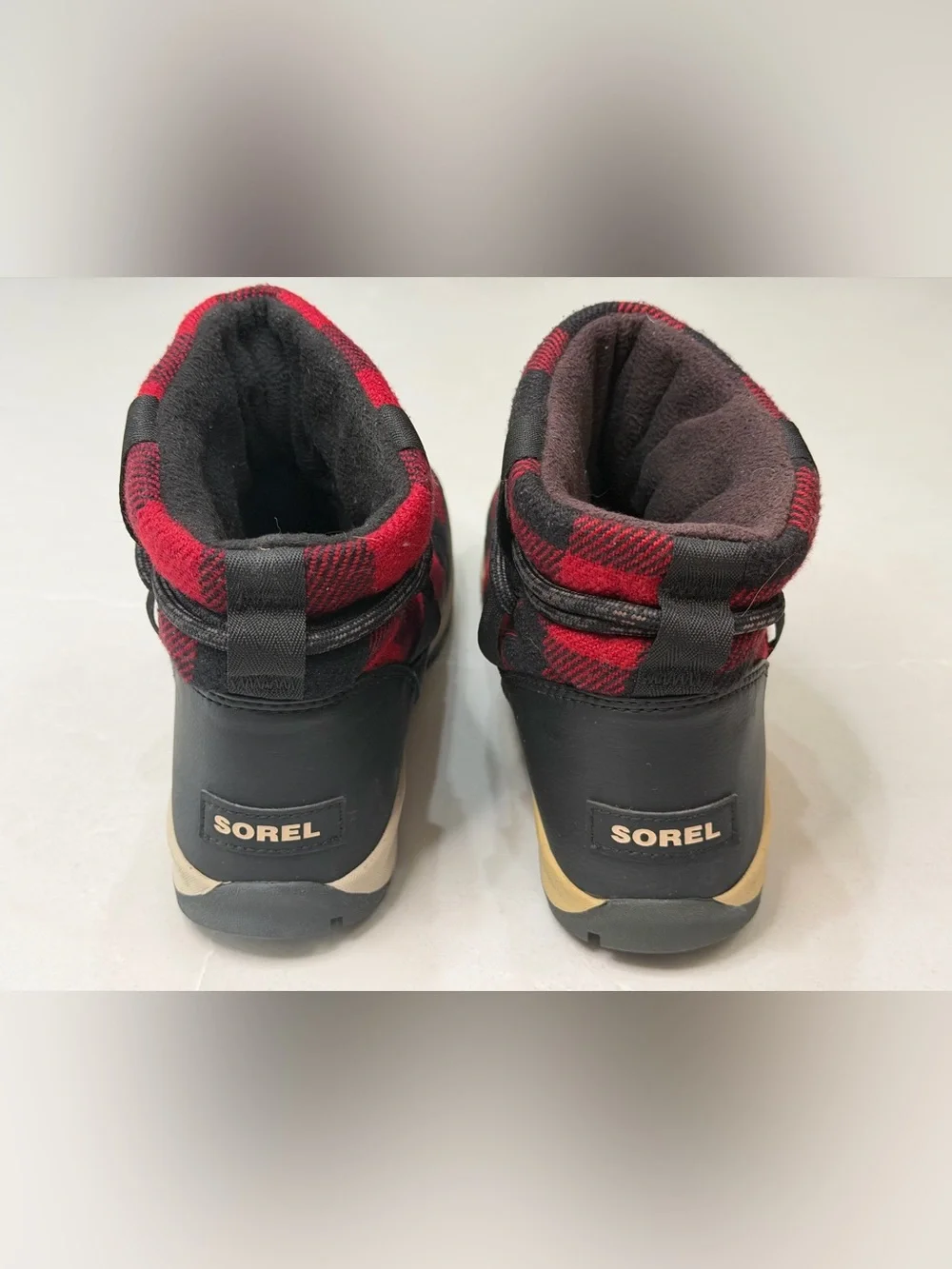SOREL Whitney Short Red Black Buffalo Plaid Winter Snow Boots Waterproof Size 8